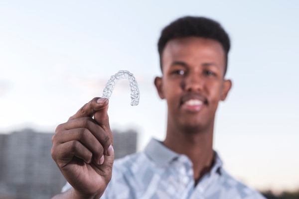 Reasons To Choose Clear Aligners For Teeth Straightening